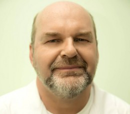 Врач Юрий Сытников
